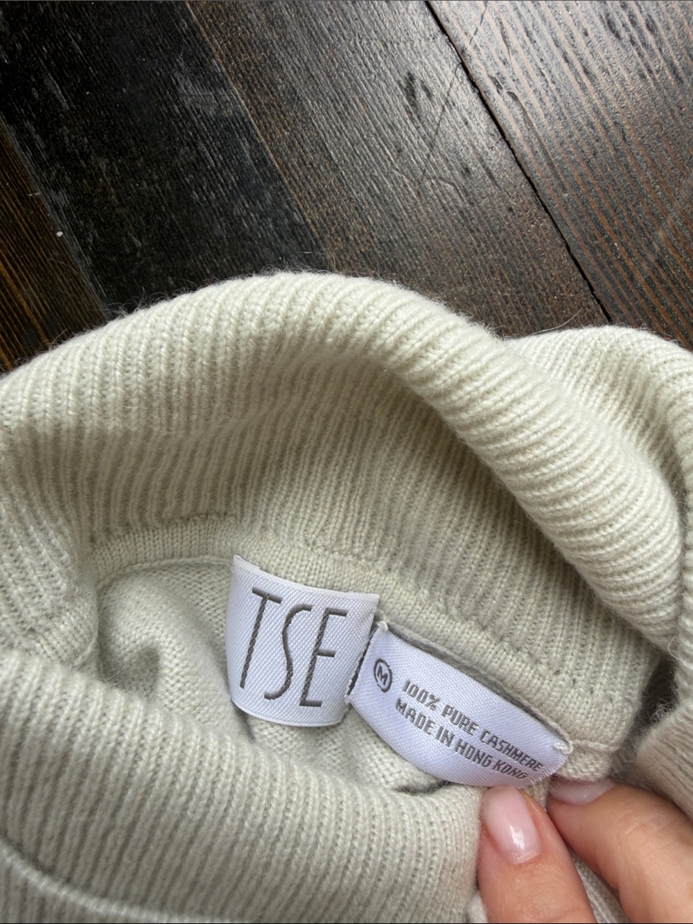 TSE Cream Cashmere Turtleneck Sweater medium sleeveless